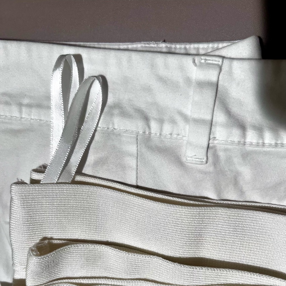 BCBGMaxazria body con skirt winter white bandage pencil skirt lots of spandex - Picture 12 of 12
